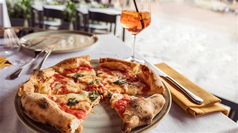 9 best pizza in Naples to make the most of this Italian city | Condé ...