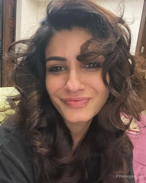 The only face I want to fuck...... : r/RaveenaTandonFap