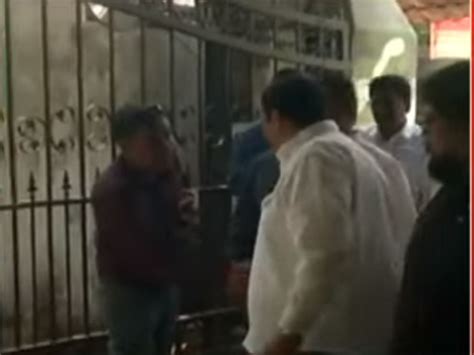 घाटकोपरमध्ये पुन्हा मराठी VS गुजराती; ठाकरे गटाच्या कार्यकर्त्यांना ...