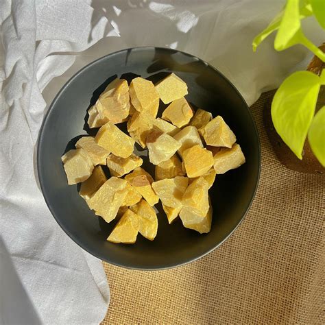 Yellow Aventurine Raw Stone – The Lilith store