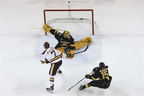 UMD men's hockey: Bulldogs' 2022-23 schedule takes shape with release ...
