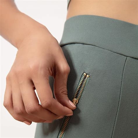 Buy Twenty Dresses by Nykaa Fashion Bottle Green Solid Skinny Jeggings ...