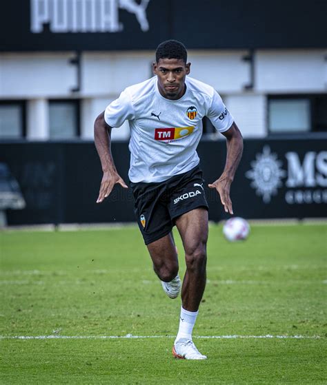 Cristhian Mosquera, finalist for 2024 Golden Boy award - Valencia CF