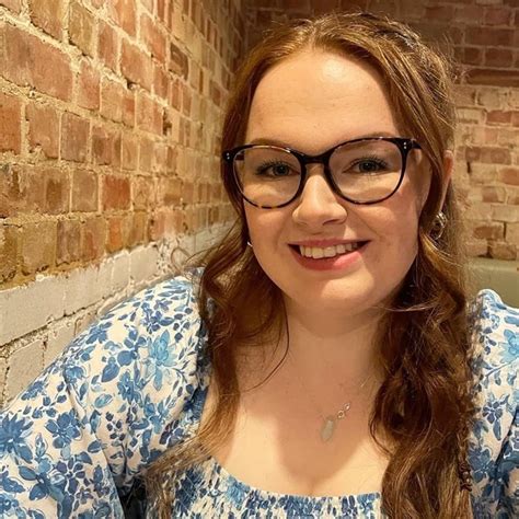 Isabelle - English teacher - ₹1781/h