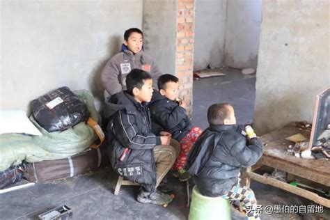 徐州这户家庭，有8个孩子，经常被围观，平时家里比幼儿园还热闹__财经头条