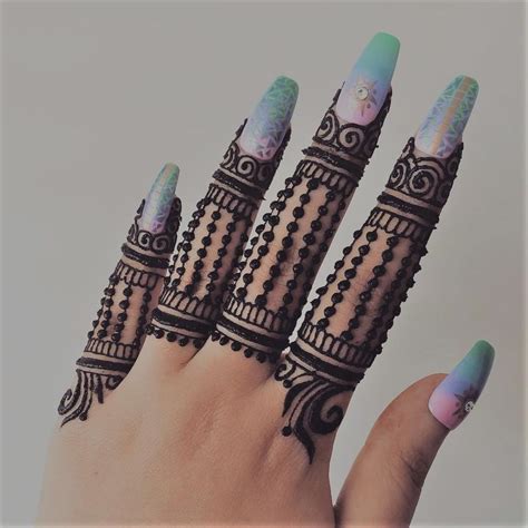100+ Trending Finger Mehndi Designs for Brides and Bridesmaids
