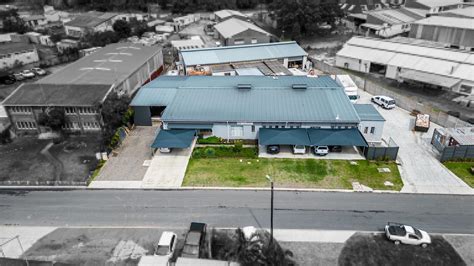 Commercial property for sale in Beacon Bay - P24-114216857