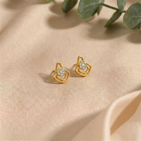 Kite Frame Studs – IIRAYA JEWELS