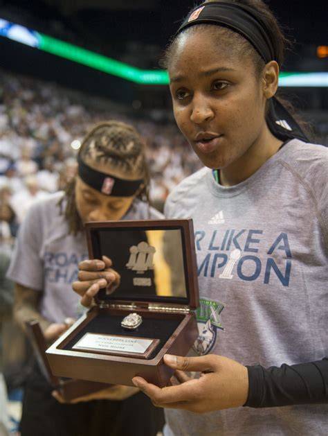 Lynx deliver decisive win over Phoenix in season opener – Twin Cities