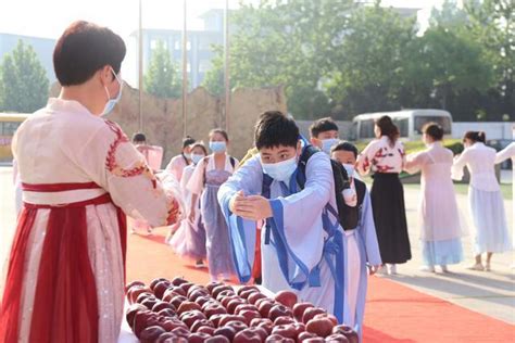 学校隆重举行2021届学生毕业典礼暨学位授予仪式-河南开封科技传媒学院