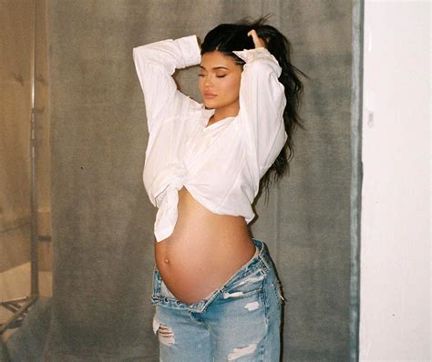 Kylie Jenner talks snapback body after gaining 60lbs during pregnancy