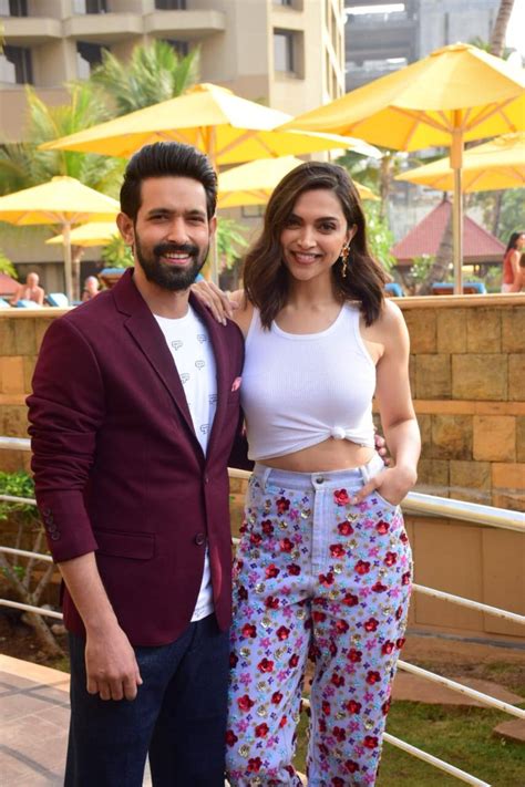 PHOTOS: Deepika Padukone looks pretty in this floral denim and white ...