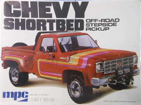 Pin by Rocketfin Hobbies on Model Box Art and Ads | Model truck kits ...