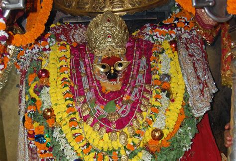 खुल चुके हैं मां विंध्यवासिनी के द्वार, पूरी जानकारी जानने के लिए करें ...