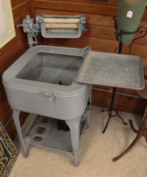 Lot - VINTAGE WASHING MACHINE