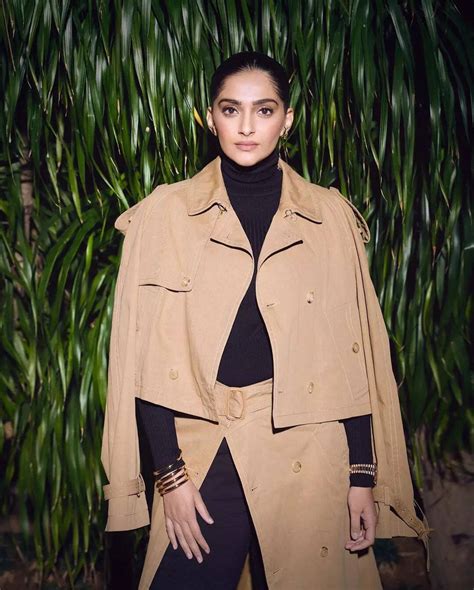 Turtlenecks in Winter: Five Celeb-Approved Tips To Rock Turtlenecks ...