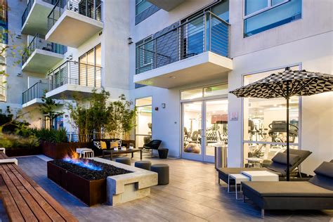 Browse Photos of Seven West DTLA Apartments