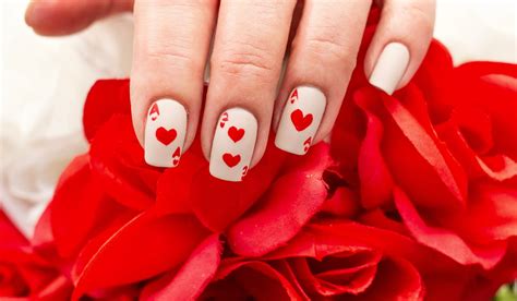 Top Valentine’s Day Nail Art Trends 2025: Heart & Red Designs