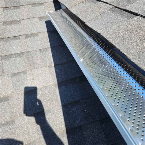 SmartScreen Gutter Guard Installation 的图像结果