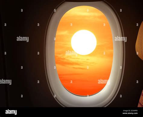 Travel Plane Window 的图像结果