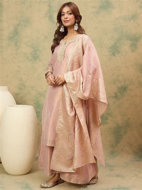 varanga Women Kurta Features A Straight Fit, Shimmering Fabric, And An ...