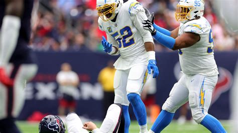 Prediction and betting odds for Chargers vs. Texans in wild-card game