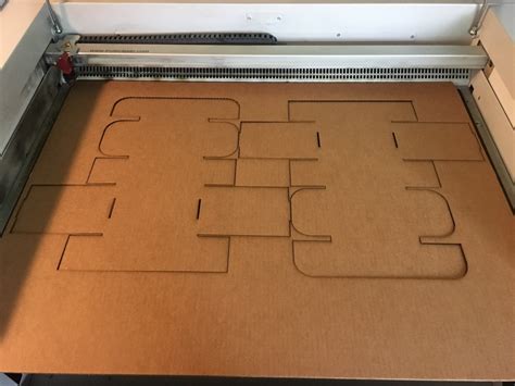 Rezultat imagine pentru SolidWorks Cardboard