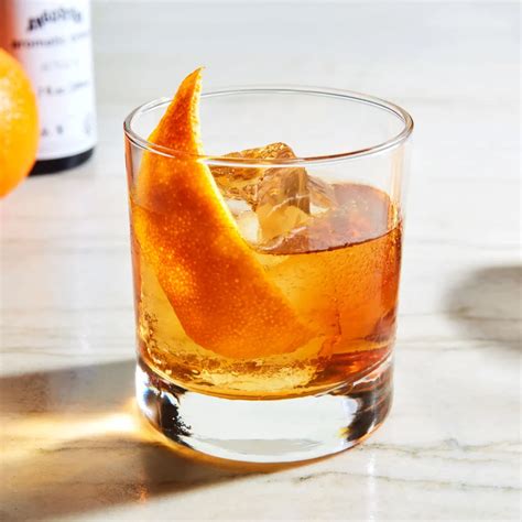 Our Best Whiskey Cocktails - The Kitchen Everything