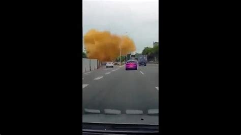 Exploding Pipe 的图像结果