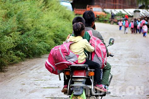 西藏边陲小镇孩子们的"上学路"