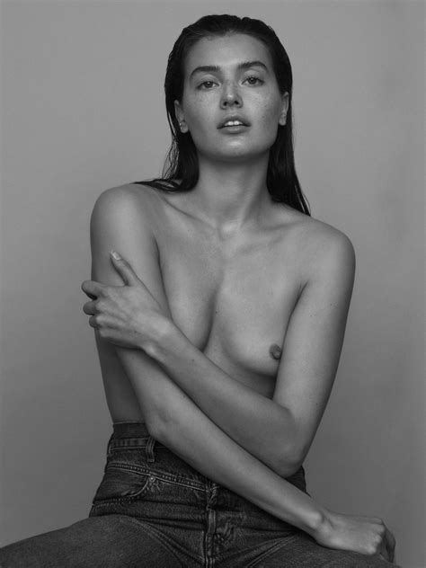 Sasha Clements Nude