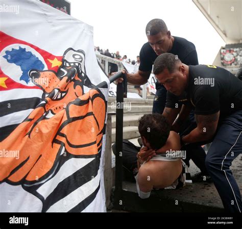 September 25, 2022, Sao Paulo, SP, Brazil: Fans fight with police ...