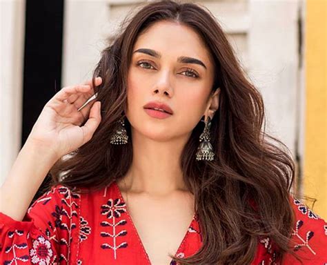 Tips To Get Natural Glow At Home | Herzindagi