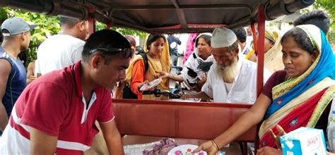 In Photos: How Good Samaritans Helped Those Travelling for NRC Re ...