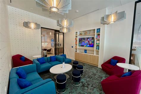 Guide to lounge access with the Amex Platinum and Business Platinum ...