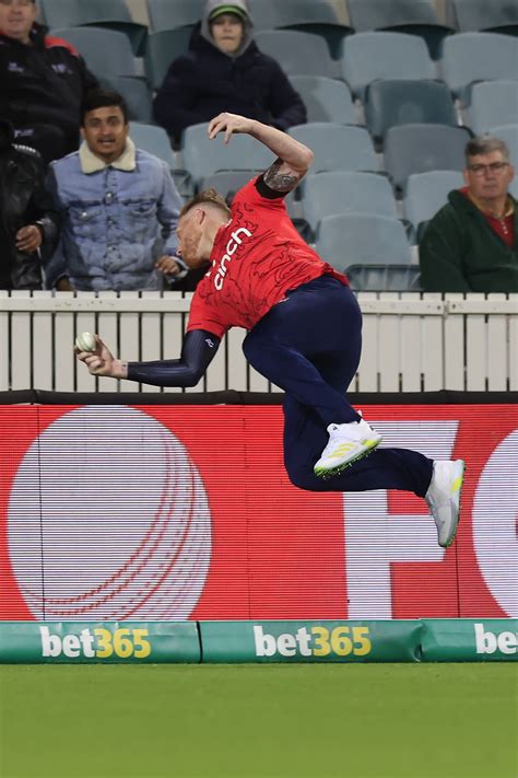Ben Stokes makes a spectacular save on the boundary | ESPNcricinfo.com