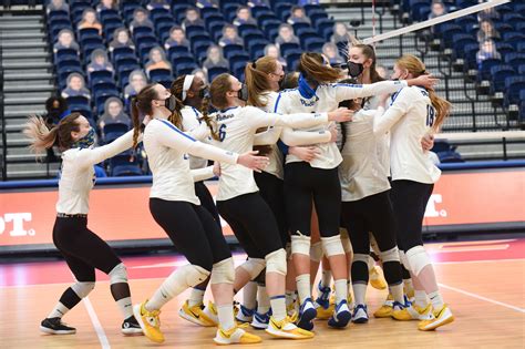 Pitt volleyball upsets No. 3 Minnesota to reach Elite Eight in NCAA ...