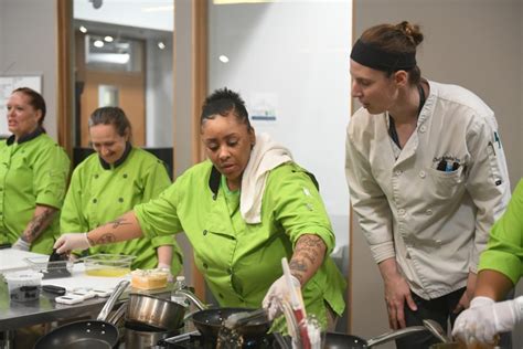 Prison Cooking Competitions 的图像结果