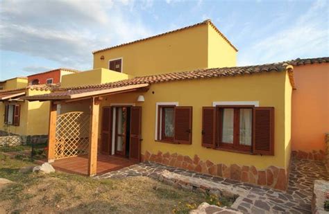 MIRICE BEACH CLUB RESORT (Vignola) - Apartment Reviews & Photos ...