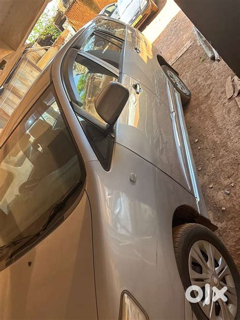 Toyota Innova 2016 Diesel 950000 Km Driven - Cars - 1817696254