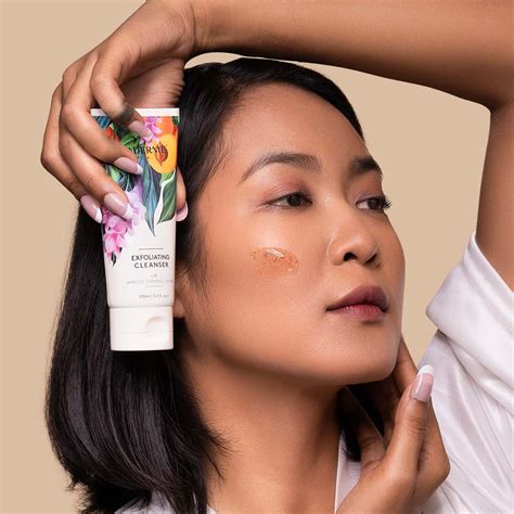 LuxaDerme: Premium Skincare Brand Blending Clinically Proven Western A