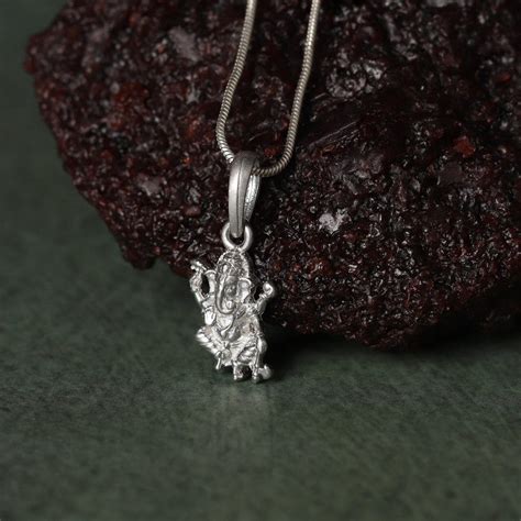 Ganesh Aashirwad Pendant A Symbol of Auspicious Beginnings 92.5% purit ...