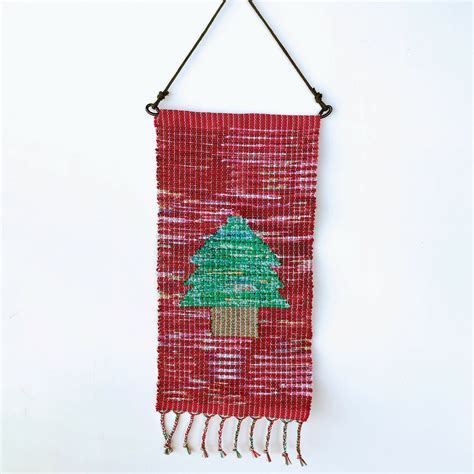 【送料込み】裂き織りタペストリー（クリスマスツリー、エンジ） | minne 日本最大級のハンドメイド・手作り通販サイト