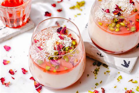 Malabi vegan – levantinischer Milchpudding mit Rosenwasser · Eat this!