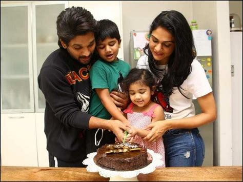 Allu Arjun And Sneha Reddy Personal Photos In 9 Years Of Love ...