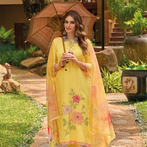 Zoya Kurta Set – Silaihouse.com