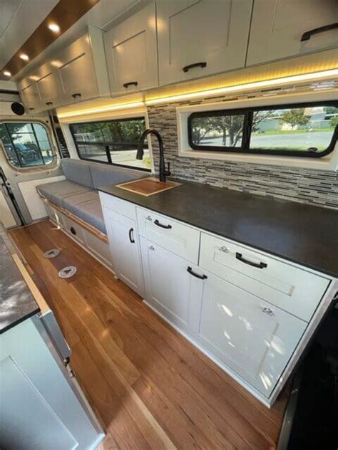 Off-Grid Van 的图像结果