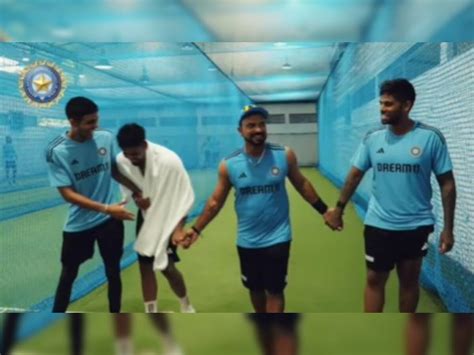WATCH: Shreyas Iyer Shows Off His Football Skills Ahead Of IND vs PAK ...