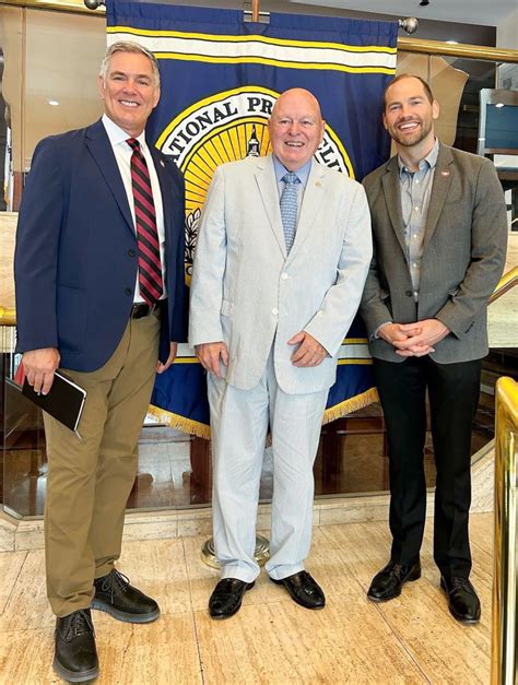 University of South Carolina College of Information and Communications on LinkedIn: Dean Tom ...