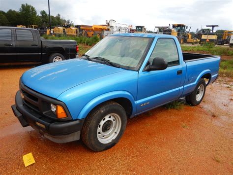 1995 CHEVROLET S10 Pickup Truck